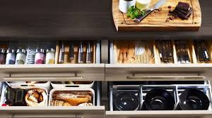 Meuble rangement cuisine ikea un total look noir pour la cuisine meubles salon. Meuble Rangement Pour Cuisine Pratique A Tous Les Prix Cote Maison