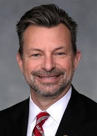 Tom Moffitt's Instagram, Twitter & Facebook