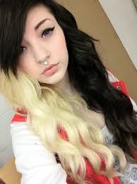 Half Black And Blond Hair I Would Do This If I Could Get My Hair That Light V Preto E Loiro Cabelo Cabelo Colorido