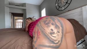 Justa Barbi - bold Glosworld moments