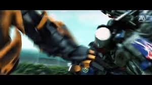 Transformers filmi daha çok içerdiği senaryodan ziyade arabaların varlığı ve onların robota dönüşünü teknik olarak konu edindiği için insanların isteklerini de ortaya çıkaran önemli bir film oluyor. Transformers 7 Rise Of The Unicron 2022 Trailer Mark Wahlberg Megan Fox Fan Made Video Dailymotion