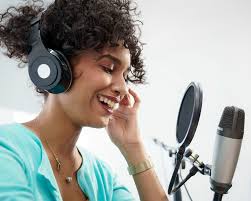 9 Tips for Choosing a Voice Over Talent
