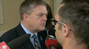 David Alward explique les mesures mises en place pour aider les citoyens de  Moncton