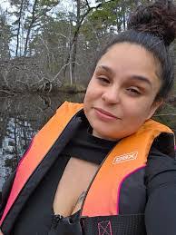 Melissa Applebee's Instagram, Twitter & Facebook