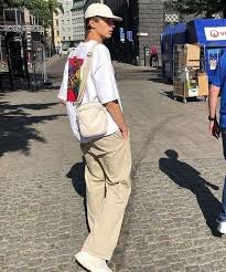 Como Potencializar Sua Beleza Atraves Das Cores Hacks Da Moda Menstreetstyles In 2020 Vintage Herrenmode 90er Mode Manner Styling Fur Manner