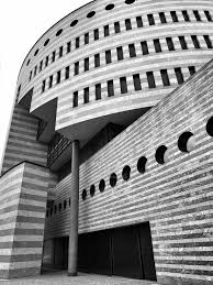 Die biz war damals die offene tür zwischen reichsbank/banca d'italia einerseits und bank of england/federal reserve bank of new york andererseits. so steht auf dem. Bank Fur Internationalen Zahlungsausgleich In Basel Foto Bild Architektur Fassaden Architektonische Details Bilder Auf Fotocommunity