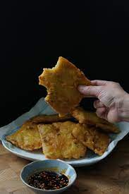 Indonesian Crispy Fried Tempe Tempe Mendoan Myaromakitchen Tempe Mendoan Food Crispy