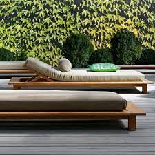 bain de soleil inout 82 rr gervasoni design paola navone lit de repos structure en teck deux roulettes teak patio furniture patio furniture pool furniture