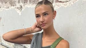 Mia Regan's Instagram, Twitter & Facebook