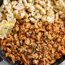 This healthy taco salad recipe uses seasoned ground turkey, black beans, avocado, and corn. Garlic Butter Turkey With Cauliflower Recipe Eatwell101