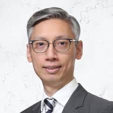 🍾My deep honour to receive the Outstanding Alumni Award 🏆 from PolyU  Faculty of Science. It is my hope that my journey can inspire future  Science students to carve their path in