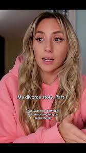 Sara Steer's Instagram, Twitter & Facebook