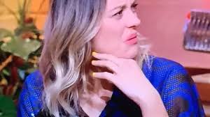 La lampe néon flamant rose de Marlene (Marion Cotillard) dans le film  Gueule d'ange