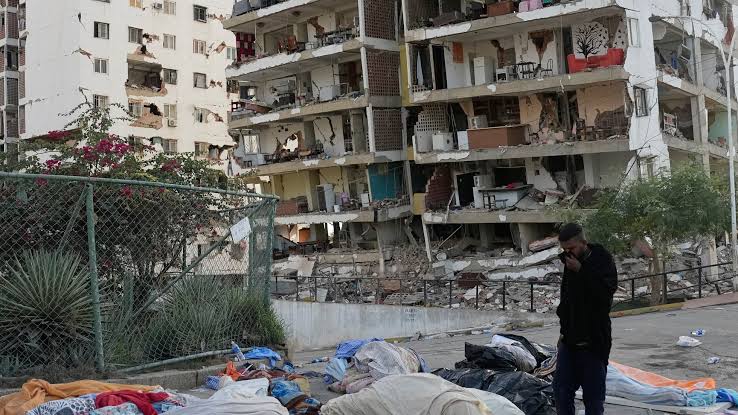 Venezuela trabaja a contrarreloj para localizar supervivientes entre los  escombros tras el doble terremoto | El PAÍS Exprés | EL PAÍS
