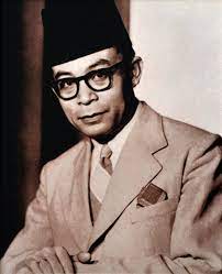 Keesokannya, pada tanggal 17 agustus 1945 proklamasi kemerdekaan indonesia dibacakan di jalan tempat ini merupakan kediaman ir sukarno. Mohammad Hatta Wikipedia