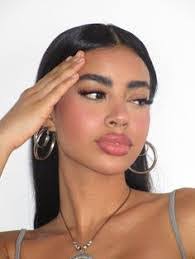 Aileen Pimentel's Instagram, Twitter & Facebook