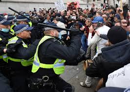 UK police clash with protesters at COVID-19 demonstration in London | Daily Sabah