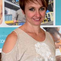 1000+ perfiles de «Yvette»