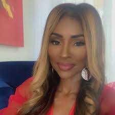 Danielle Knox's Instagram, Twitter & Facebook