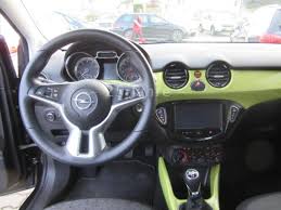 Er is een basiskleur, 4 briljant kleuren, 9 metaalkleuren en 2 dubbel metaalkleuren met mica deeltjes. Opel Adam 1 4 Jam Mit Navi Autoland L S Autoland L S