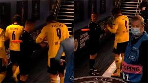 We did not find results for: Ligue Des Champions Erling Haaland Dortmund Arrete Par L Arbitre Assistant Pour Un Autographe Eurosport