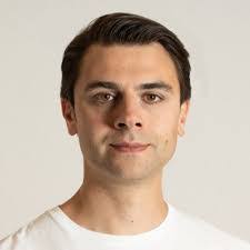 Karen Hoyle's Instagram, Twitter & Facebook