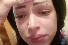 NAŠA PEVAČICA U TEŠKOM STANJU! Iznenada se razbolela, procurila  uznemirujuća fotografija iz kreveta!