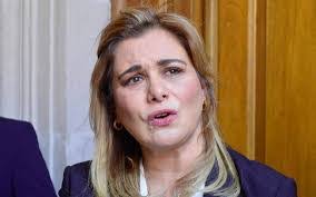 Dena Torres's Instagram, Twitter & Facebook