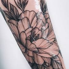 Once the tattoo is done, the artist will apply a thin layer of tattoo jelly or moisturizer over the entire tattooed area. Saniderm S Guide To New Tattoo Care Saniderm
