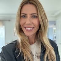 Laura Woeste's Instagram, Twitter & Facebook