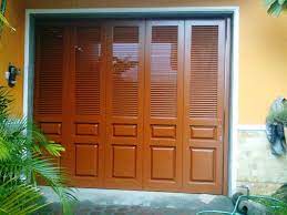 Tidak hanya untuk rumah tinggal, tetapi penentuan model tersebut juga perlu diterapkan pada saat membangun garasi mobil. 16 Model Desain Pintu Garasi Modern Ideas Garage Doors Doors Garage