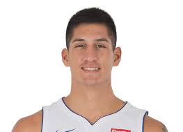 Derek Willis's Instagram, Twitter & Facebook