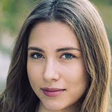 Dziś obchodzę swoje urodziny 🥰 Chciałabym podziękować wszystkim za tak  ciepłe słowa! Cieszę się, że jestem częścią tak wspaniałego zespołu. Bardzo  ważne jest mieć obok siebie swoich ludzi