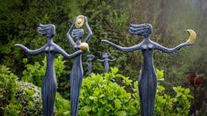 Sentiero D Arte Trarego Kunstausstellung Herbstzeitlose Tolle Ferien