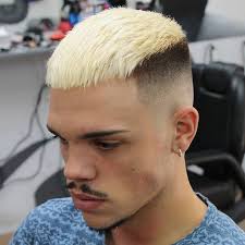 1001 Idees Meche Blonde Pour Homme Une Question De Dosage Teinture Blonde Coiffure Homme Coiffure Homme Meche