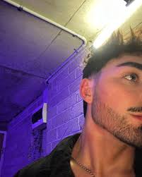 M A X ⚡️ C U S B E R T