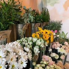 Start off your shopping excursion in sylvan park and stop by elle gray (women's clothing), oak nashville (home decor), and import flowers (flower shop). Amelia S Flower Truck Nashville Tn