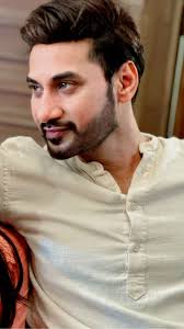 Look into my eyes…