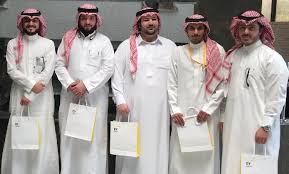 فريق من إرنست ويونغ بالرياض يزور مركز الملك فهد الوطني لأورام الأطفال والأبحاث