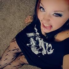 Tasha Randall's Instagram, Twitter & Facebook