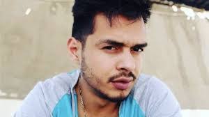 Benjamin Robles's Instagram, Twitter & Facebook