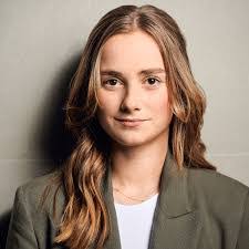 Laura Stich's Instagram, Twitter & Facebook