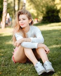 Анкета анастасия спиридонова 21 год. Anastasiya Ukolova Zenkovich Biografiya Aktrisy I Ee Foto Iz Lichnoj Zhizni S Muzhem A Takzhe Filmy S Ee Uchastiem Nashi Lyubimye Aktery