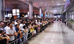 Sân bay tân sơn nhất 100 năm trước của sài gòn tọa lạc tại ngôi làng nằm trên gò đất cao nhất của sài gòn, sân bay tân sơn nhất hồi đầu thế kỷ 20 chỉ có một. Kinh Nghiá»‡m Ä'on NgÆ°á»i Than Táº¡i San Bay Tan SÆ¡n Nháº¥t