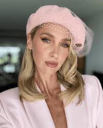 Loren Ford's Instagram, Twitter & Facebook