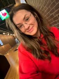 No surgery. No casts. No slings. ✨That's the good news ✨ The not-so-good  part is that my bones are still fractured, I can't fully straighten my arms  yet, and some days hurt