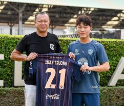Thông tin tiền vệ lương xuân trường chuẩn bị ký hợp đồng với đại gia thai league là buriram united đang tràn ngập trên các mặt báo ở việt nam. Ong Trum Buriram United Láº§n Ä'áº§u Len Tiáº¿ng Vá» LÆ°Æ¡ng Xuan TrÆ°á»ng Tin Tá»©c Má»›i Nháº¥t 24h Ä'á»c Bao Lao Ä'á»™ng Online Laodong Vn