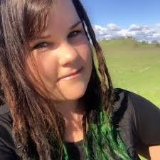 Shannon Sealey's Instagram, Twitter & Facebook