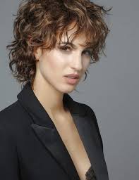 Le Top 10 Des Coupes Courtes De L Automne Hiver 2019 2020 Coupe De Cheveux Coupe Cheveux Courts Boucles Cheveux Courts