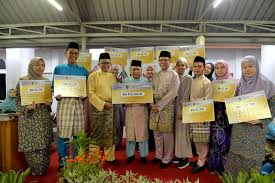 Program diploma merupakan salah satu program persediaan sebelum ke peringkat ijazah sarjana muda tetapi mengambil masa lebih lama berbanding asasi. Unisza Universiti Sultan Zainal Abidin